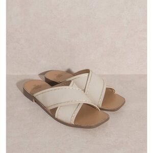 Tan Oasis Society Stella Criss Cross Slides‎ Size 8.5